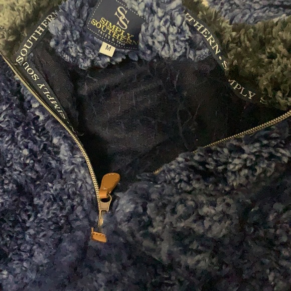 Women’s medium simply southern Sherpa pullover - Picture 5 of 6